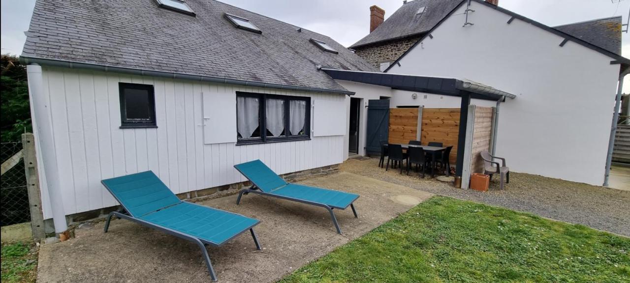 gites de l'archange Courtils Extérieur photo